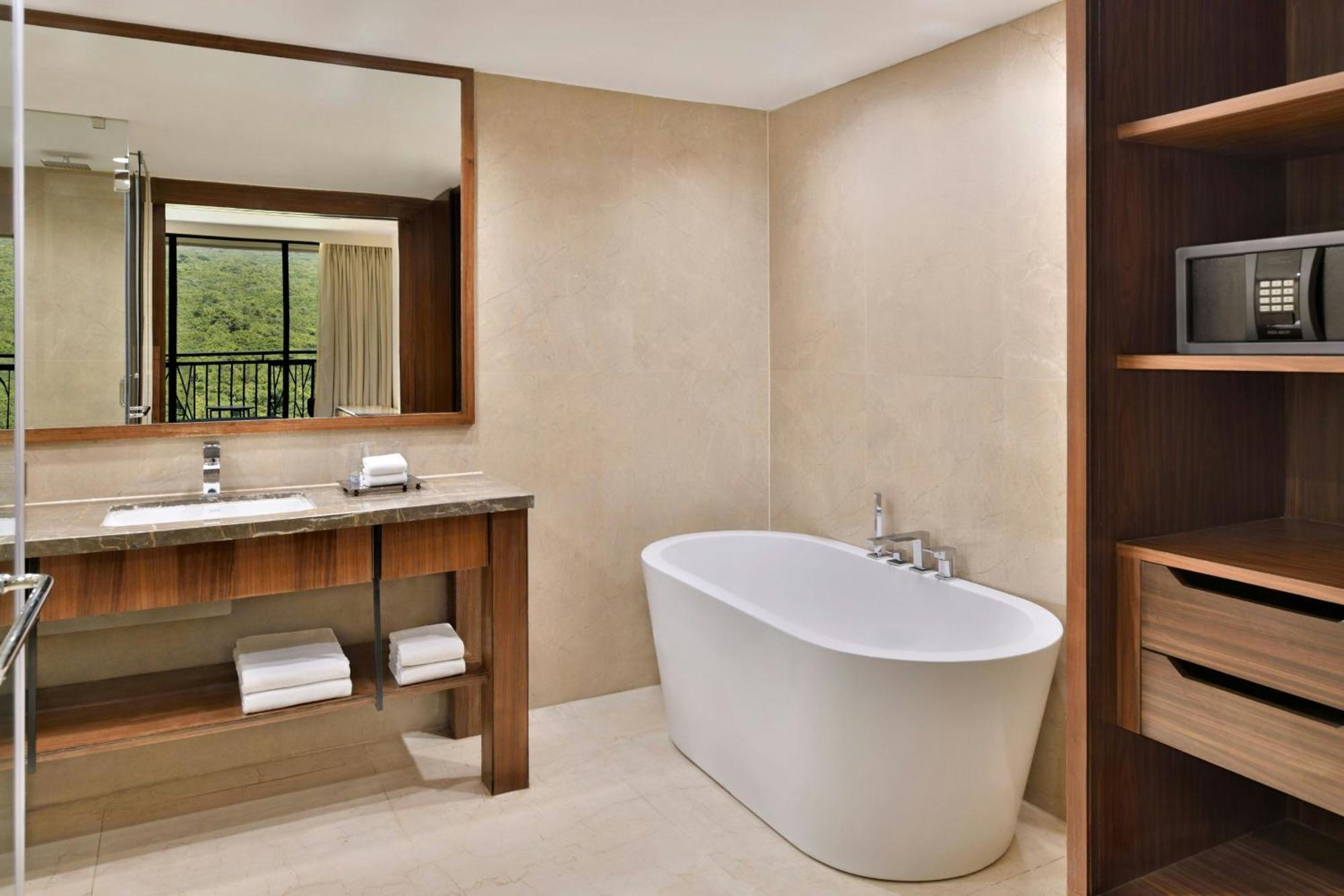 Hotel Courtyard By Marriott Mahābaleshwar Zewnętrze zdjęcie